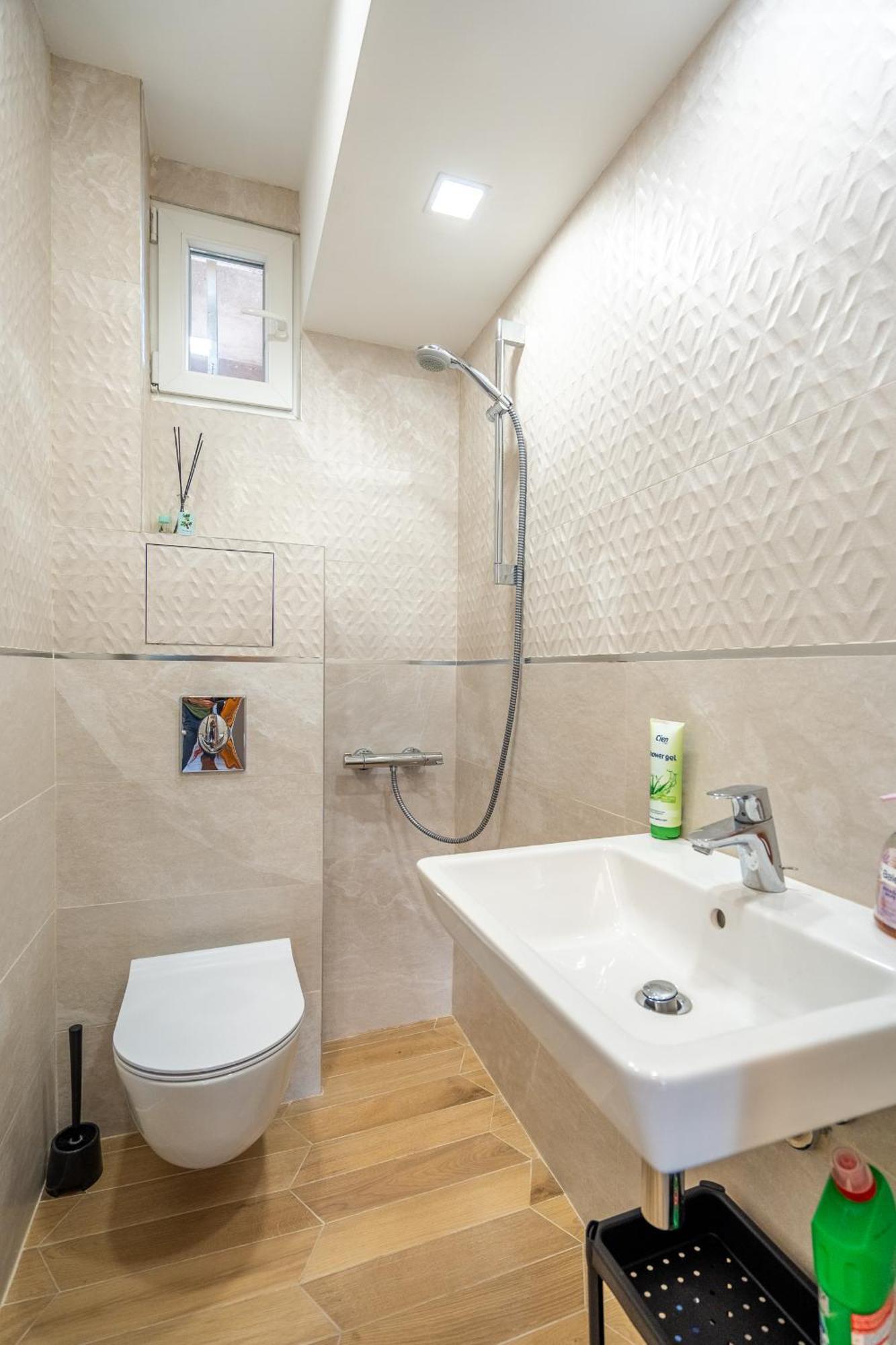 Downtown Apartment Eymi Sofia Esterno foto